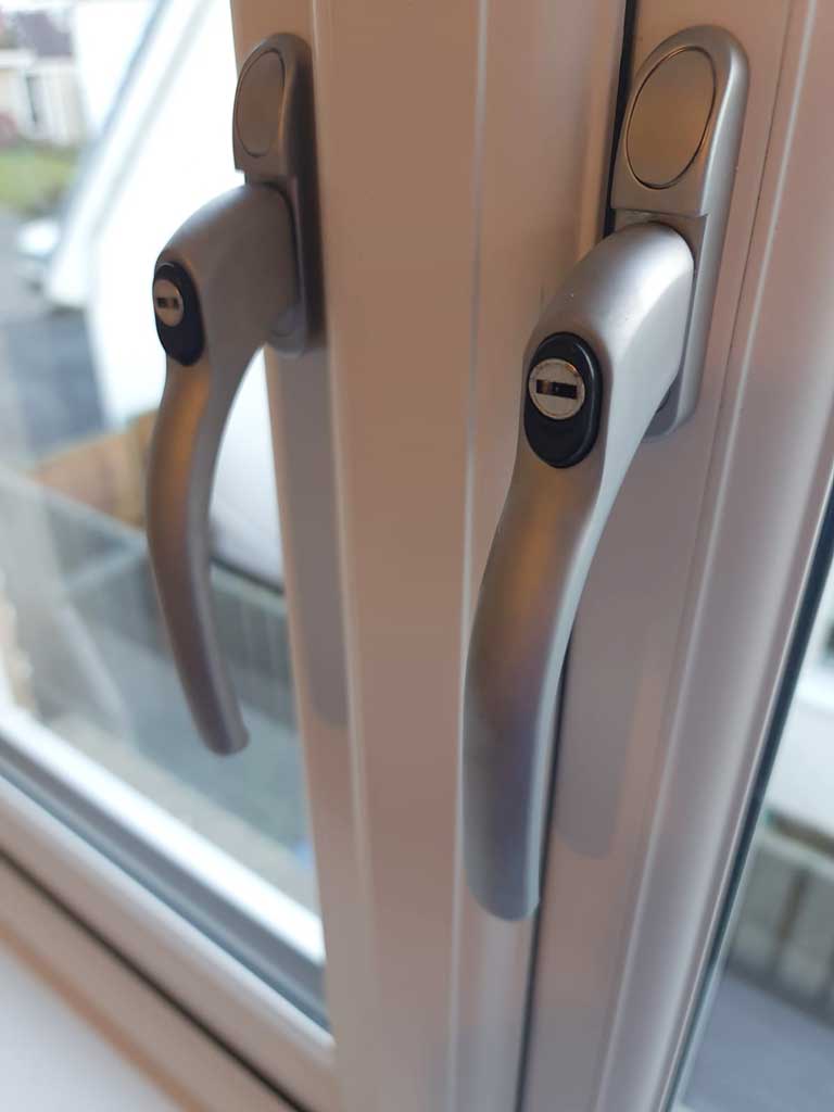 Aluminium window handles